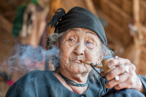 Cannabis bei älteren Menschen: Chancen, Risiken & sichere Anwendung (2025)